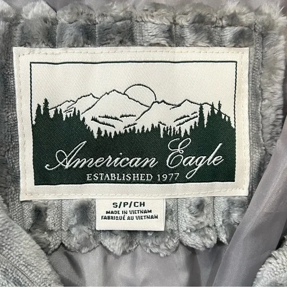 American Eagle Women’s Small Gray Soft Ribbed Textured Puffer Coat Jacket New - Picture 15 of 16